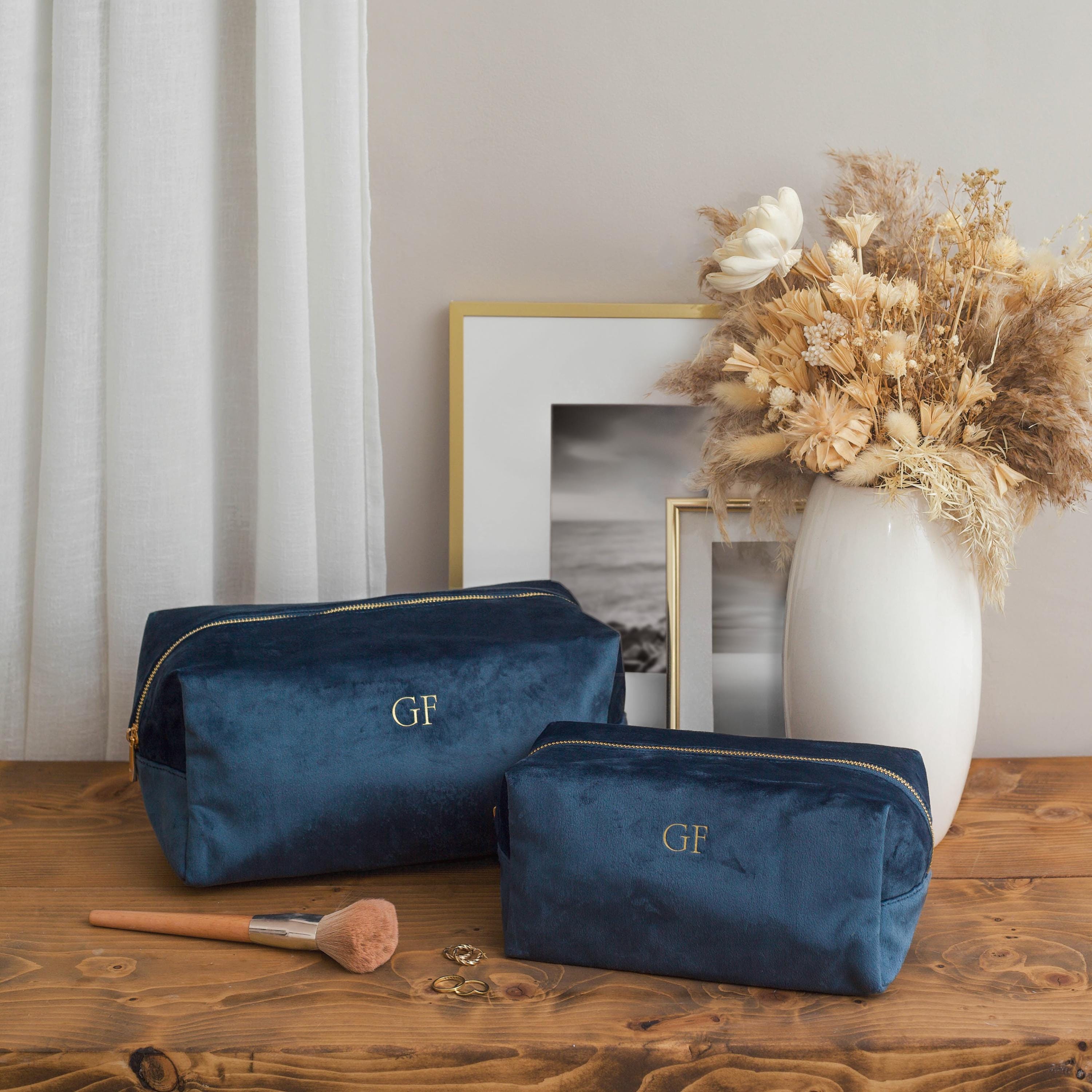 Personalised velvet toiletry case, wash bag, personalised initials makeup bag for her, valentines day gift, monogrammed gift, gift for her